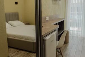 Отель REEF Hotel. Делюкс двухместный с балконом 20