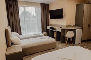 Отель REEF Hotel. Семейный 4-местный люкс 3