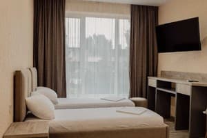 Отель REEF Hotel. Семейный 4-местный люкс 8