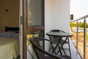 Отель REEF Hotel. Стандарт двухместный с балконом 9