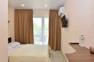 Отель REEF Hotel. Стандарт двухместный с балконом 12