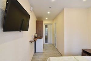 Отель REEF Hotel. Стандарт двухместный с балконом 15